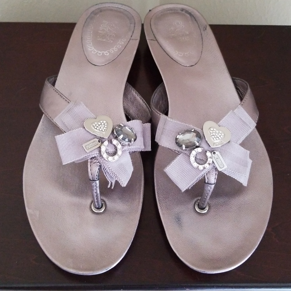 Coach Pre-Loved Flip Flops Size 7b